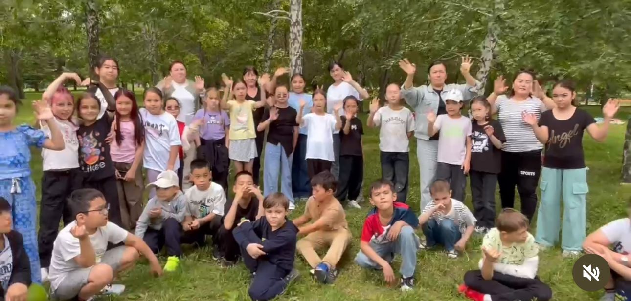 Лагерь оқушылары Тұңғыш Президент саябағында